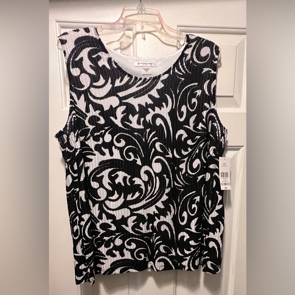 Black and White Sleeveless Top